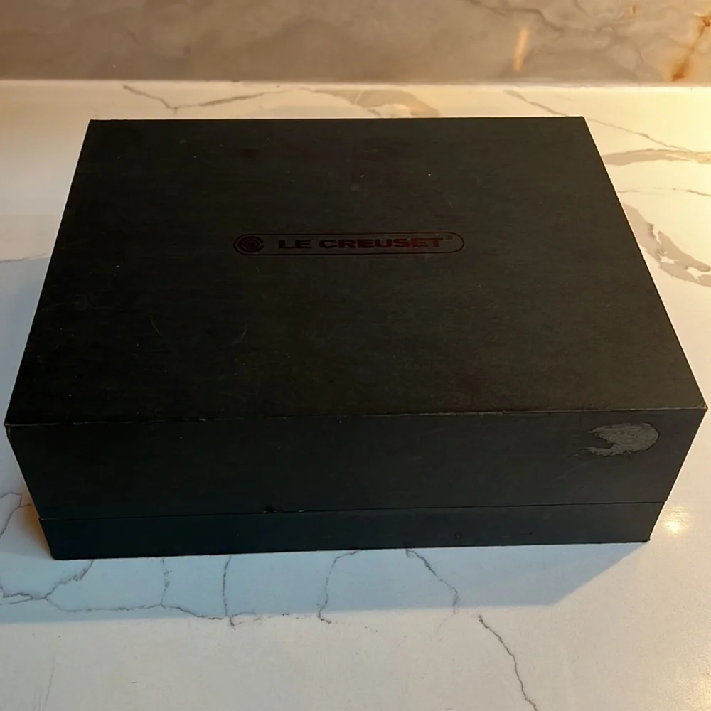 le Creuset Foilcutter Gift Set, Black Lever model in Box